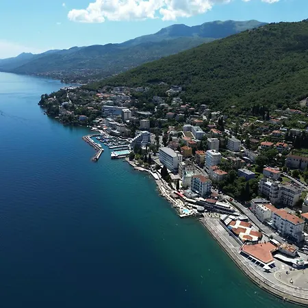 Apartments Opatija 오파티아